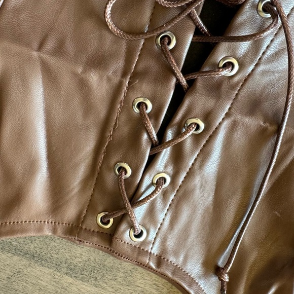 Lace top BRAND NEW - Picture 2 of 4